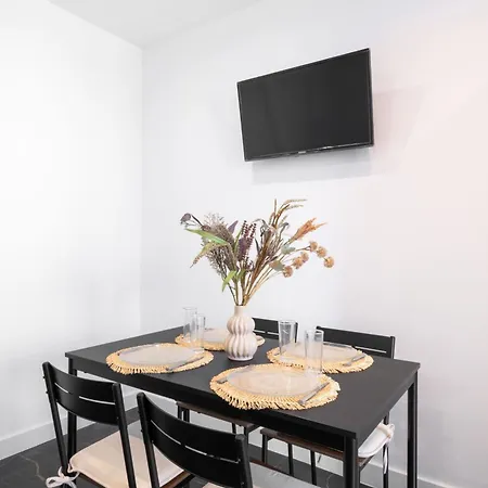Wehostyou Moderne Colom 1b