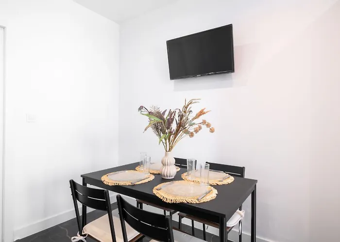 Wehostyou Moderne Colom 1b