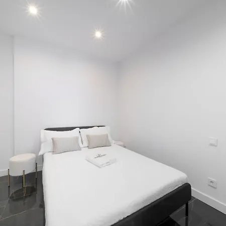 Wehostyou Moderne Colom 1b * Roses
